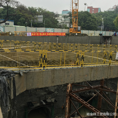 廠家定做建筑工地基坑護欄施工現場臨邊防護欄安全隔離網坑口護欄