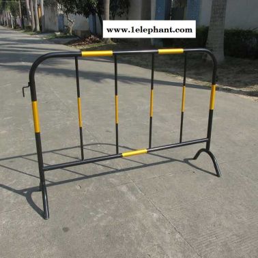 黃黑鐵馬護(hù)欄 施工道路安全隔離護(hù)欄 大型活動(dòng)維持秩序防撞鐵馬 款式多樣齊全