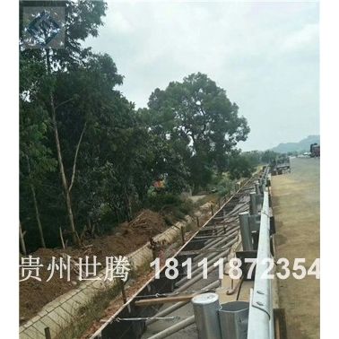 黔東南鍍鋅防撞村鎮(zhèn)道路波形高速公路護欄現(xiàn)貨批發(fā)