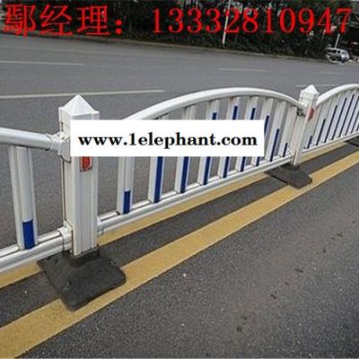 韶關(guān)公路隔離護(hù)欄供應(yīng) 河源馬路護(hù)欄價格 梅州交通護(hù)欄零售