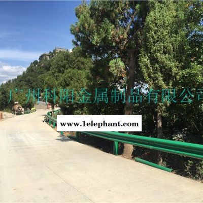 波形護(hù)欄價(jià)格公路安裝波形梁護(hù)欄廠家